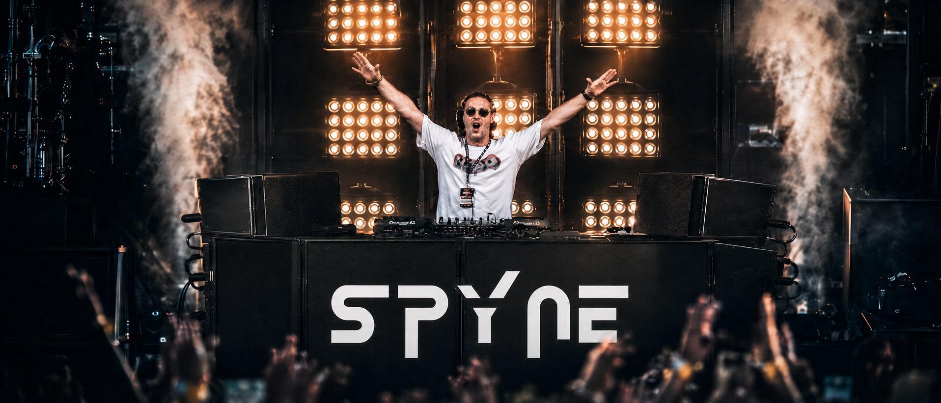 DJ SPYNE live performance